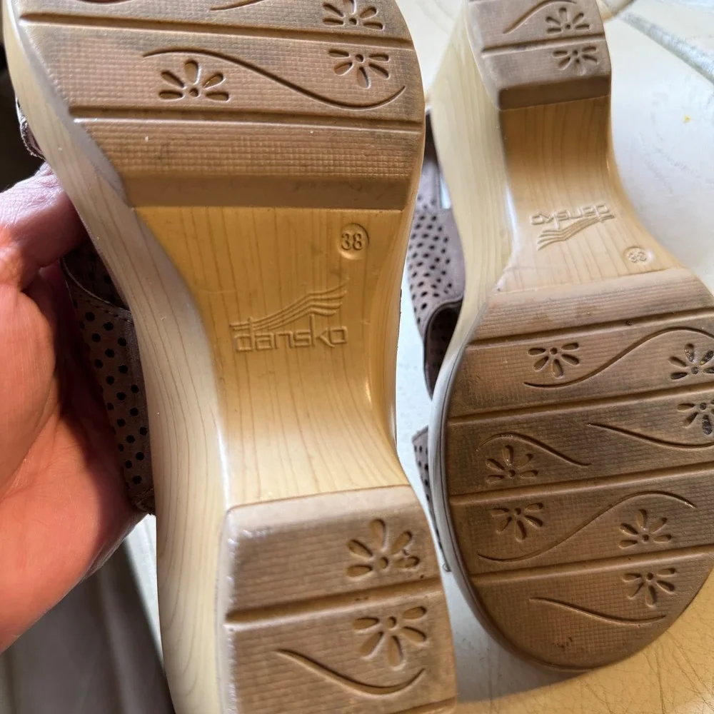 Dansko Tasha Taupe Perforated Leather Slingback Wedge Sandals Clogs‎ Womens 38